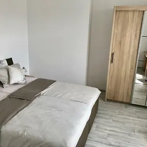 zkontrolujte dostupnost