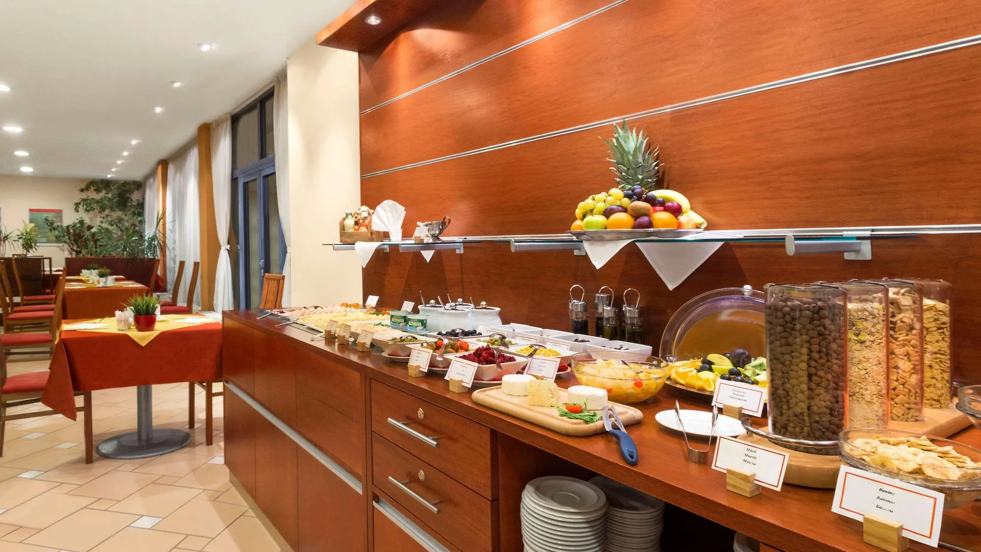 Ramada Airport Hotel Prag