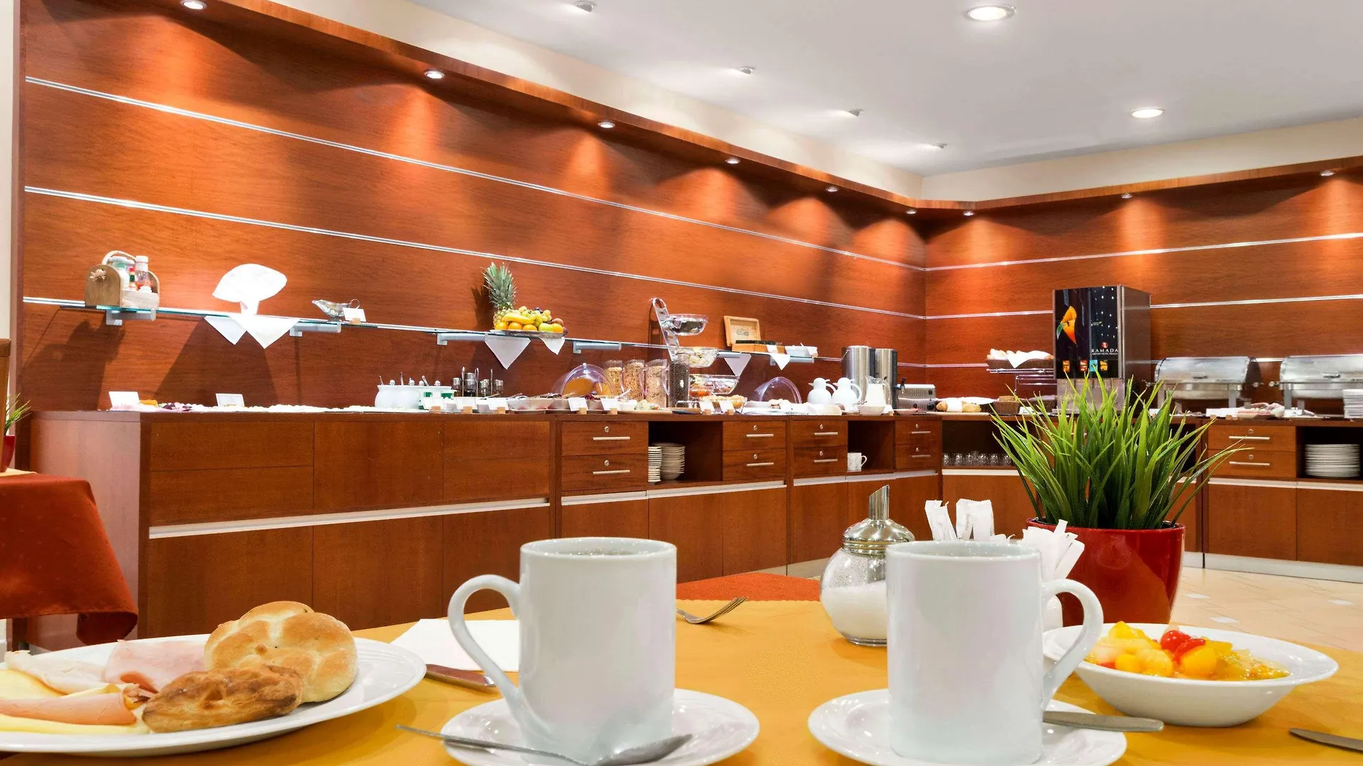 Ramada Airport Hotel Prag 4*,  Tschechische Republik