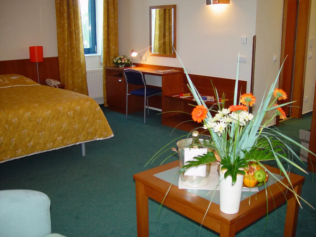Ramada Airport Hotel Prag