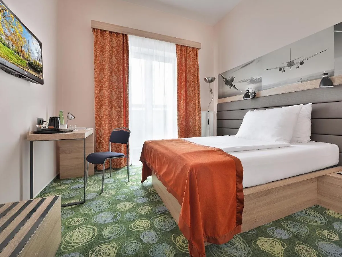 Ramada Airport Hotel Prag