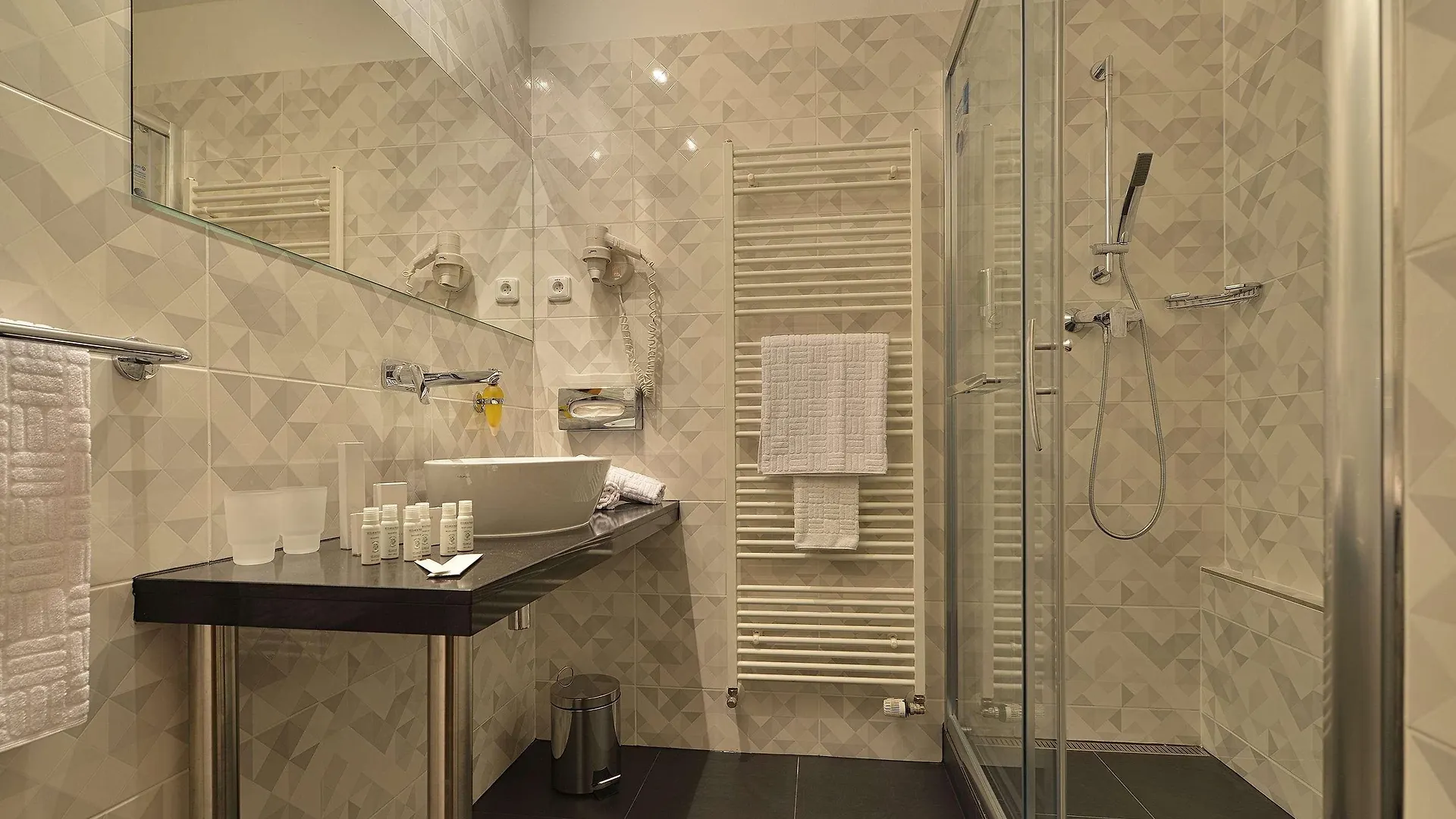 Ramada Airport Hotel Prague