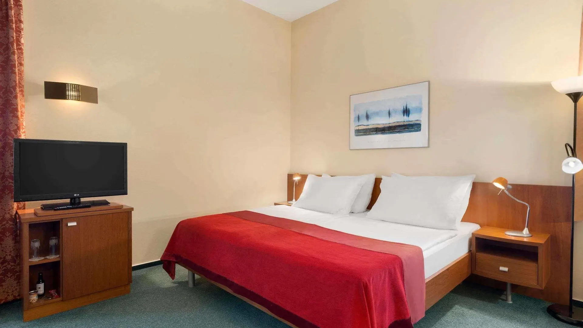 Ramada Airport Hotel Prague