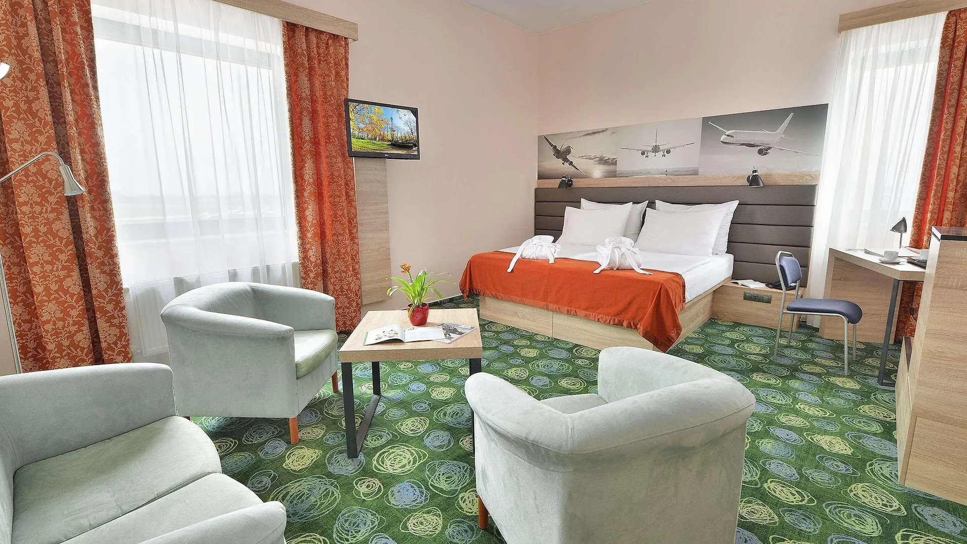 Ramada Airport Hotel Praha