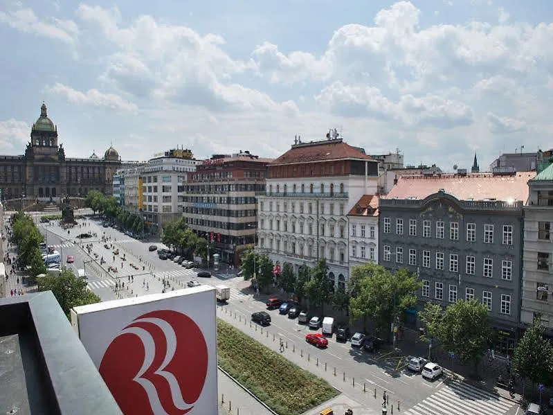 Ramada Airport Hotel Praha 4*,